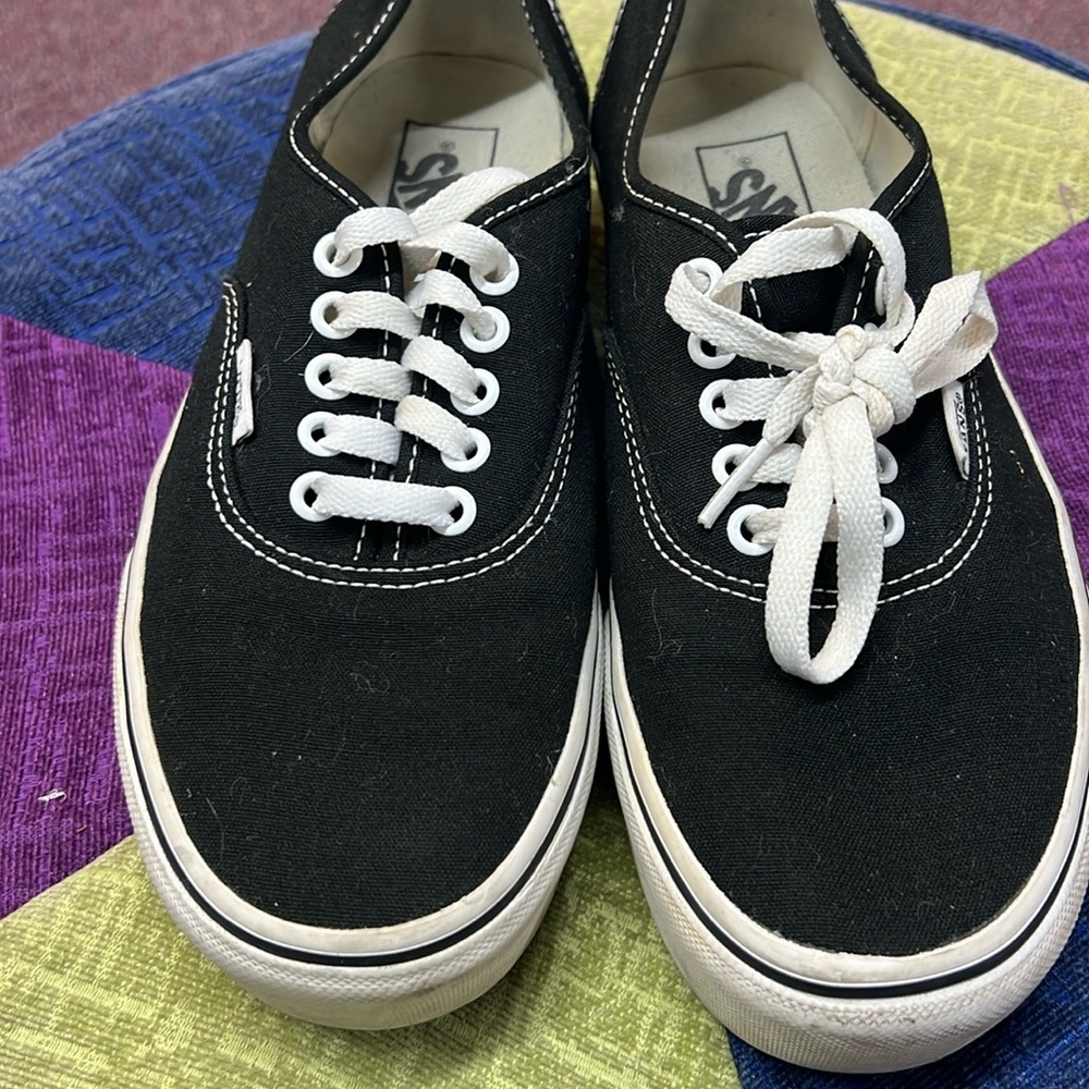 Van size 9 women 7.5 men